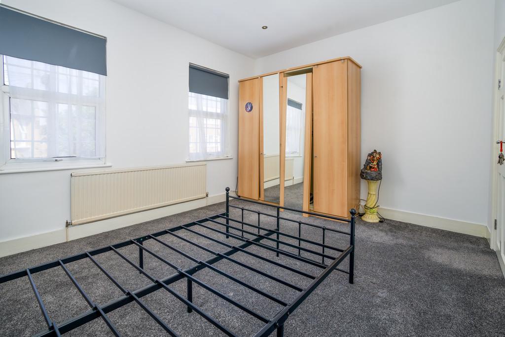 08 For Sale 3 Bedroom House Rothsay Road  E7 Garde