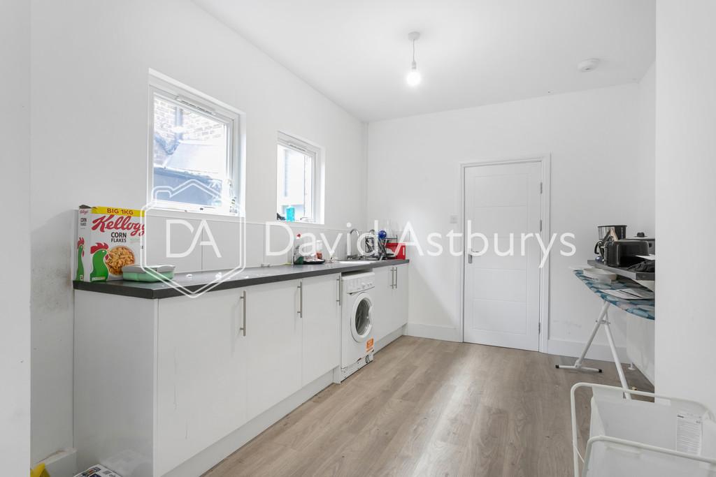 050320257 DACEL 39 Terront Road  N15 3 AA 005