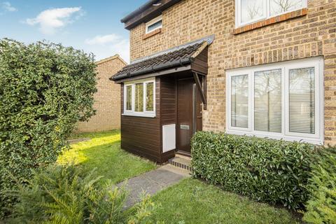 1 bedroom terraced house to rent, Elder Close, Guildford