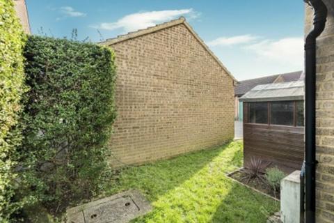 1 bedroom terraced house to rent, Elder Close, Guildford