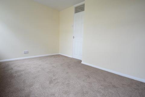 2 bedroom terraced house to rent, Crediton Close, Bedford MK40