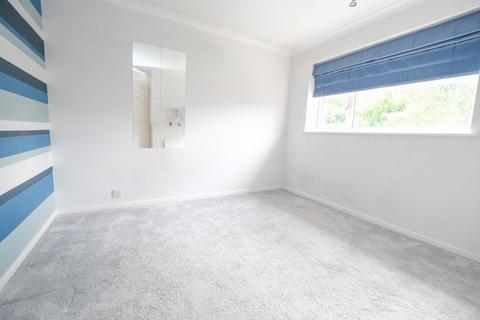 16 Wayne Close, Orpington, BR6 9TS