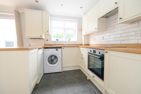 16 Wayne Close, Orpington, BR6 9TS