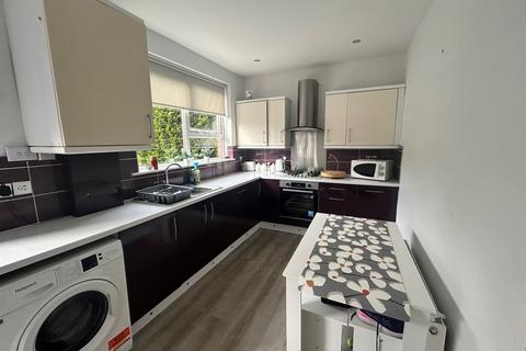 2 bedroom semi-detached house to rent, Cutgate Road, Rochdale OL12