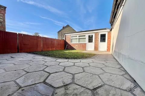 3 bedroom semi-detached house for sale, Clydesdale Road, Hornchurch