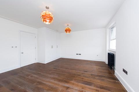 Studio to rent, Compton Road, London