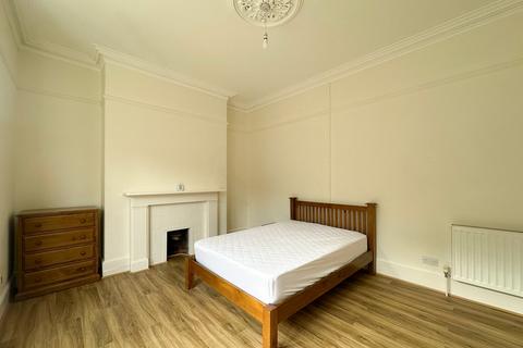 1 bedroom in a house share to rent, Bateman Street, Cambridge CB2