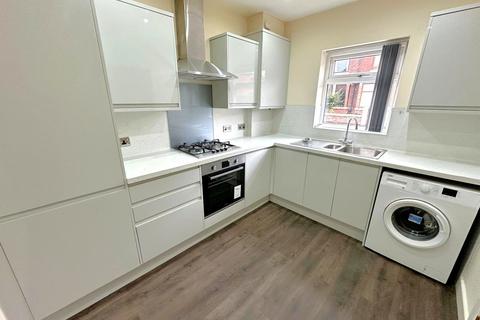 3 bedroom semi-detached house to rent, Lytham Road, Preston PR2