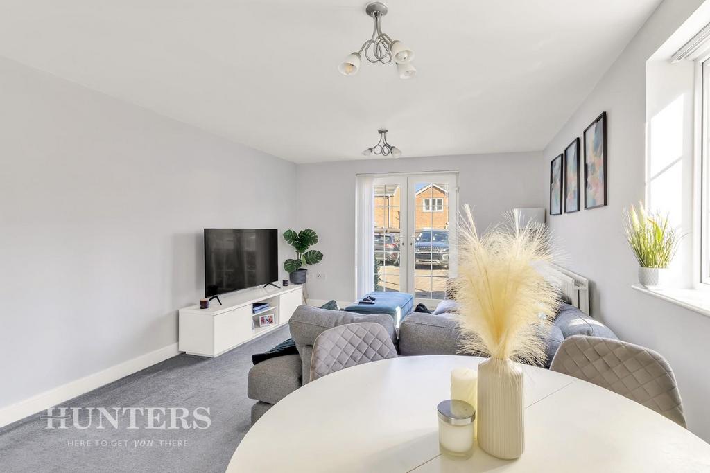 Open plan lounge kitchen diner