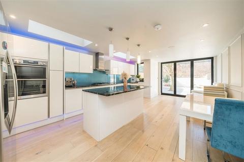 5 bedroom terraced house for sale, Kingswood Road, London SW2