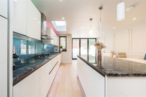 5 bedroom terraced house for sale, Kingswood Road, London SW2