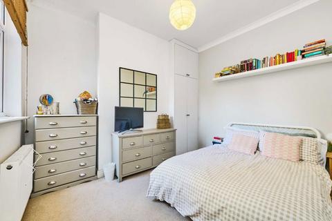 2 bedroom flat for sale, Earlsfield Road, London SW18