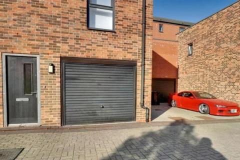 4 bedroom townhouse to rent, Castle Walk, Derby