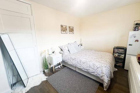 3 bedroom terraced house for sale, Arundel Close, London, E15