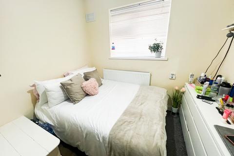 3 bedroom terraced house for sale, Arundel Close, London, E15