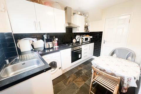 3 bedroom terraced house for sale, Arundel Close, London, E15