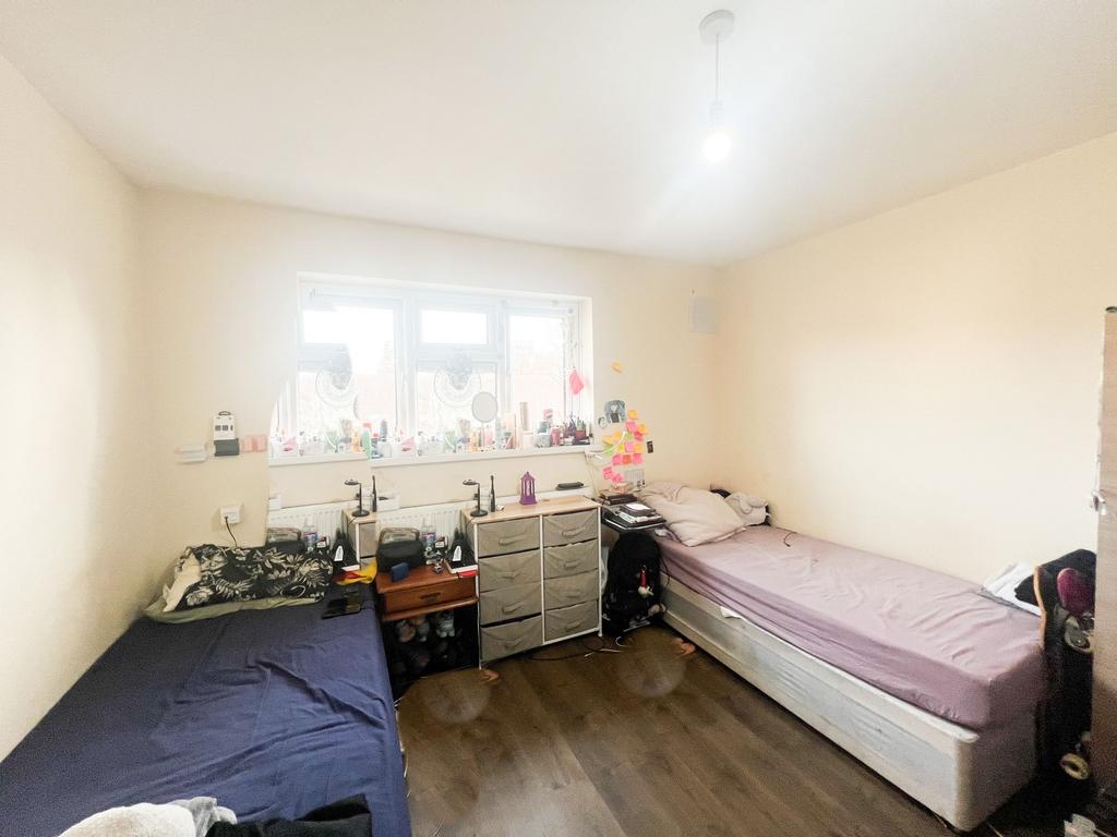 Arundel Close E15