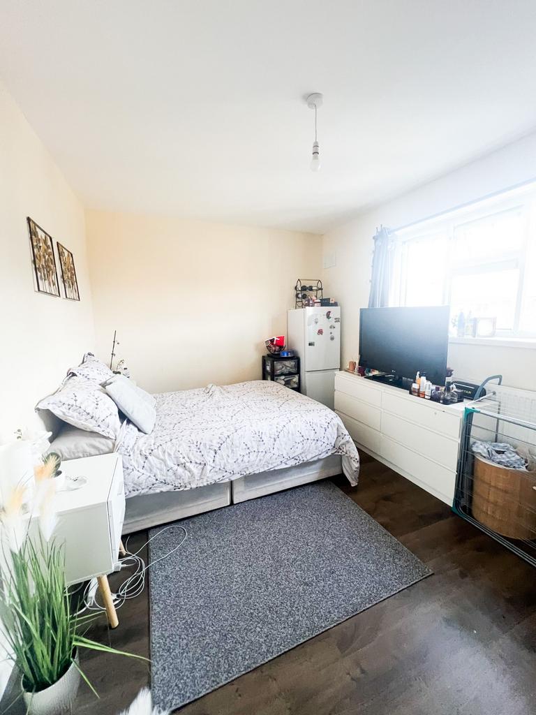 Arundel Close E15