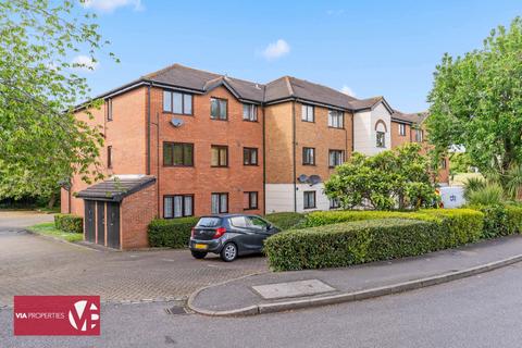 1 bedroom flat for sale, Parrotts Field, Hoddesdon EN11