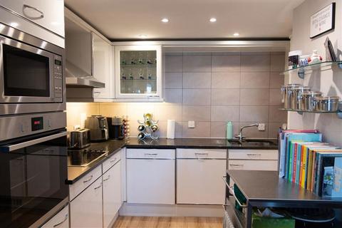 2 bedroom flat for sale, Greenfell Mansions, London SE8