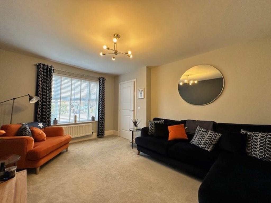 Lounge reverse