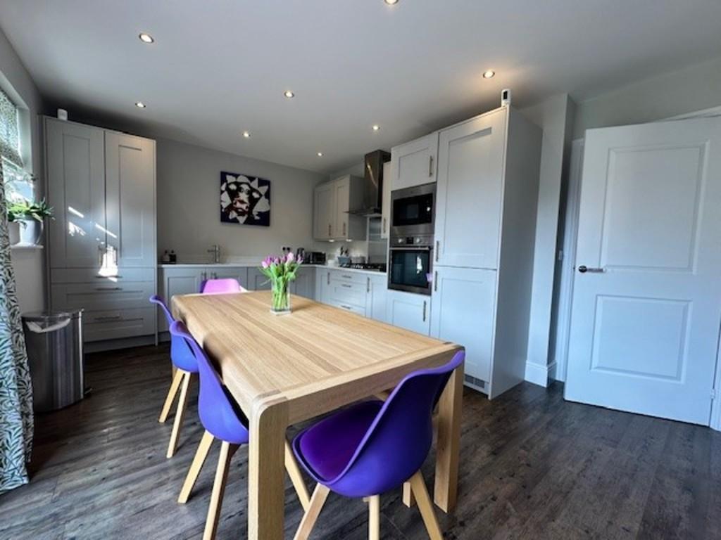 Kitchen diner