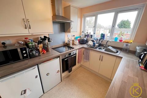 4 bedroom terraced house to rent, Guildford Park Avenue, Guildford