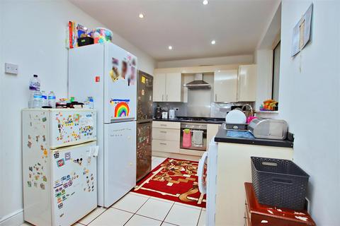 3 bedroom end of terrace house for sale, Stevenage Crescent, Borehamwood