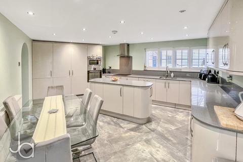 59 Wilkin Drive, Tiptree, Colchester, CO5 0RS