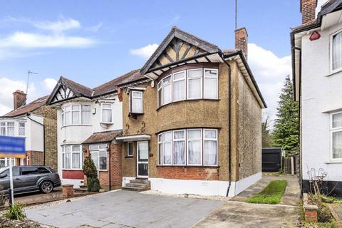 3 bedroom detached house to rent, Courthouse Road, London N12