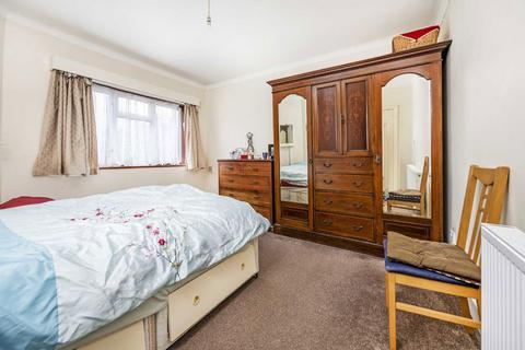 3 bedroom detached house to rent, Courthouse Road, London N12