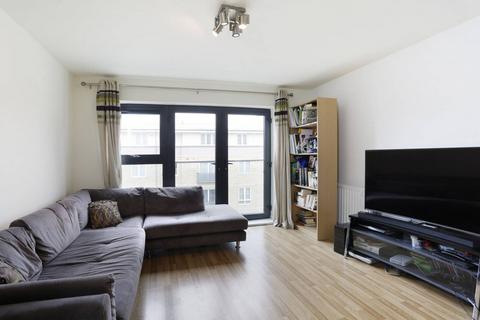 2 bedroom flat to rent, 18 Mostyn Grove, London E3