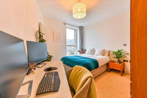 2 bedroom flat to rent, Stockwell Park Walk, Stockwell, London, SW9