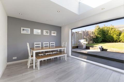 21 Painters Ash Lane, Northfleet, Gravesend, DA11 8EG