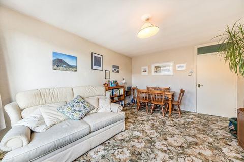 31 Raleigh Mews, London, N1 8NA