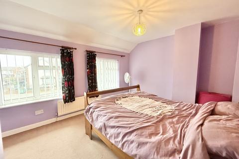 27 Berwick Avenue, Sunderland, SR5 4NR