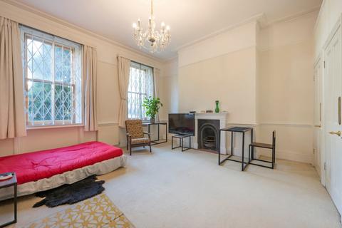 1 bedroom flat for sale, Netherhall Gardens, Hampstead, London