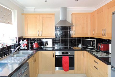 2 bedroom semi-detached house to rent, Glanville Gardens, Kingswood, Bristol