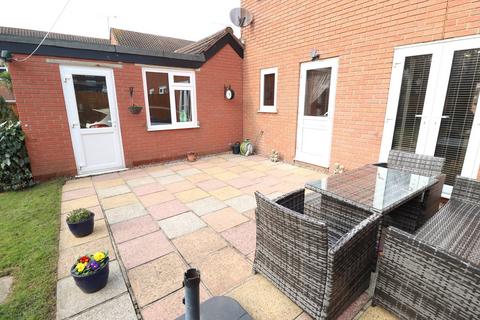 3 bedroom semi-detached house for sale, Rettendon Close, Rayleigh, SS6