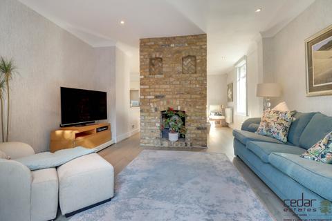 2 bedroom detached house for sale, Victoria Road, Mill Hill NW7