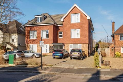 3 bedroom apartment to rent, Wentworth House, Purley Knoll, West Purley