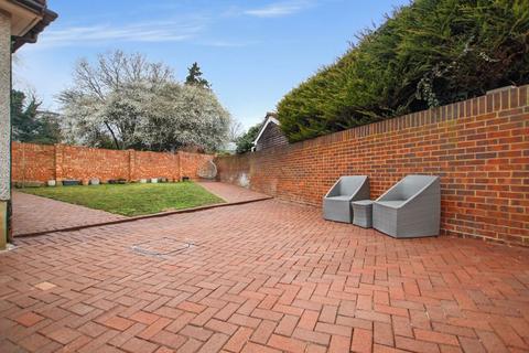 2 Kemsing Close, Bexley, DA5 1JH