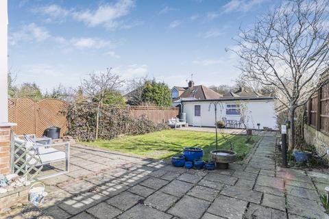 3 bedroom semi-detached bungalow for sale, Elmwood Drive, Bexley