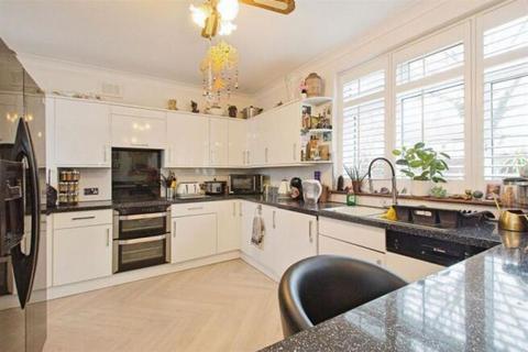 4 bedroom semi-detached house for sale, Hurst Road, Bexley