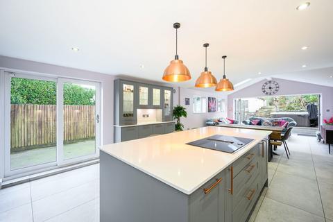 5 bedroom detached house for sale, Llanellen Road, Abergavenny NP7