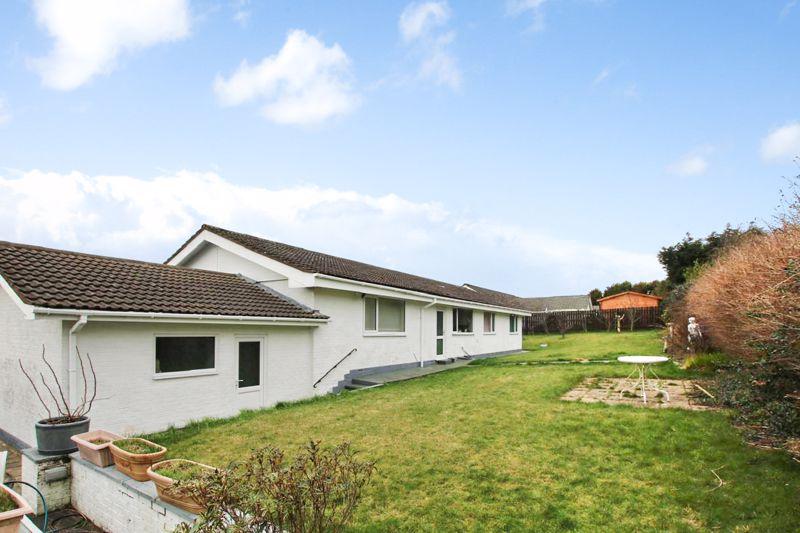 9 Sunnybank Avenue