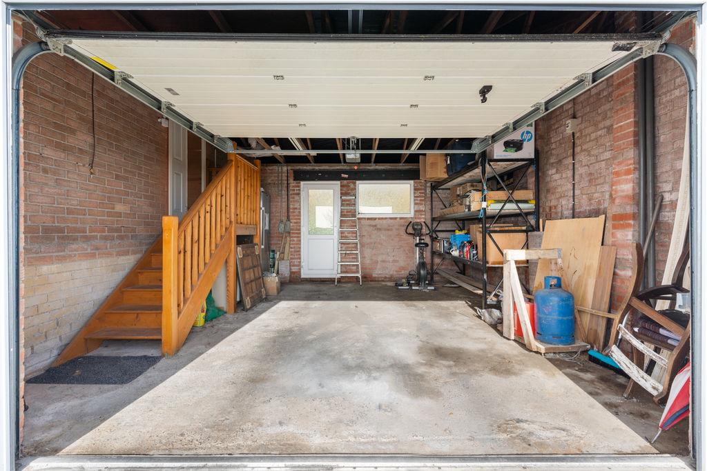 9 Sunnybank Avenue