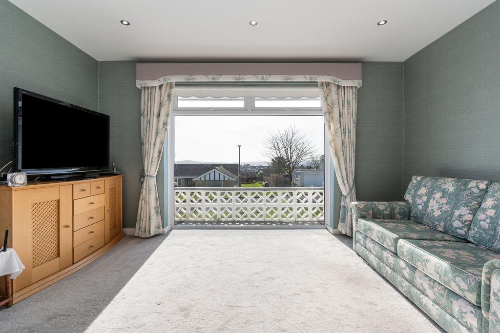 9 Sunnybank Avenue