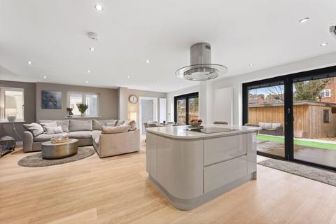 35 Copt Elm Close, Charlton Kings, Cheltenham, GL53 8AF