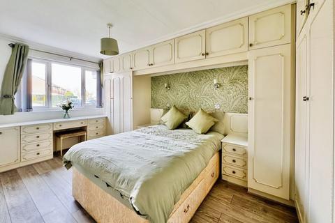 2 bedroom maisonette for sale, Cheswood Drive, Sutton Coldfield, B76 1YE